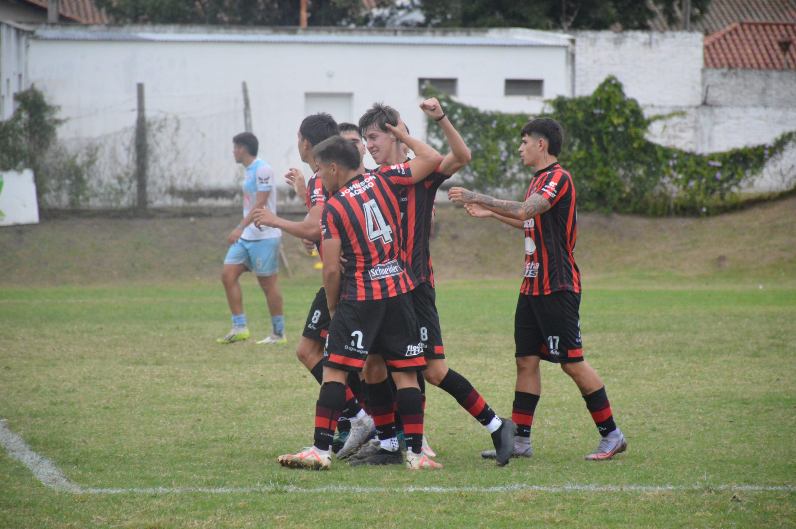 LPF: Goleada en la Avenida para sumarse a la pelea