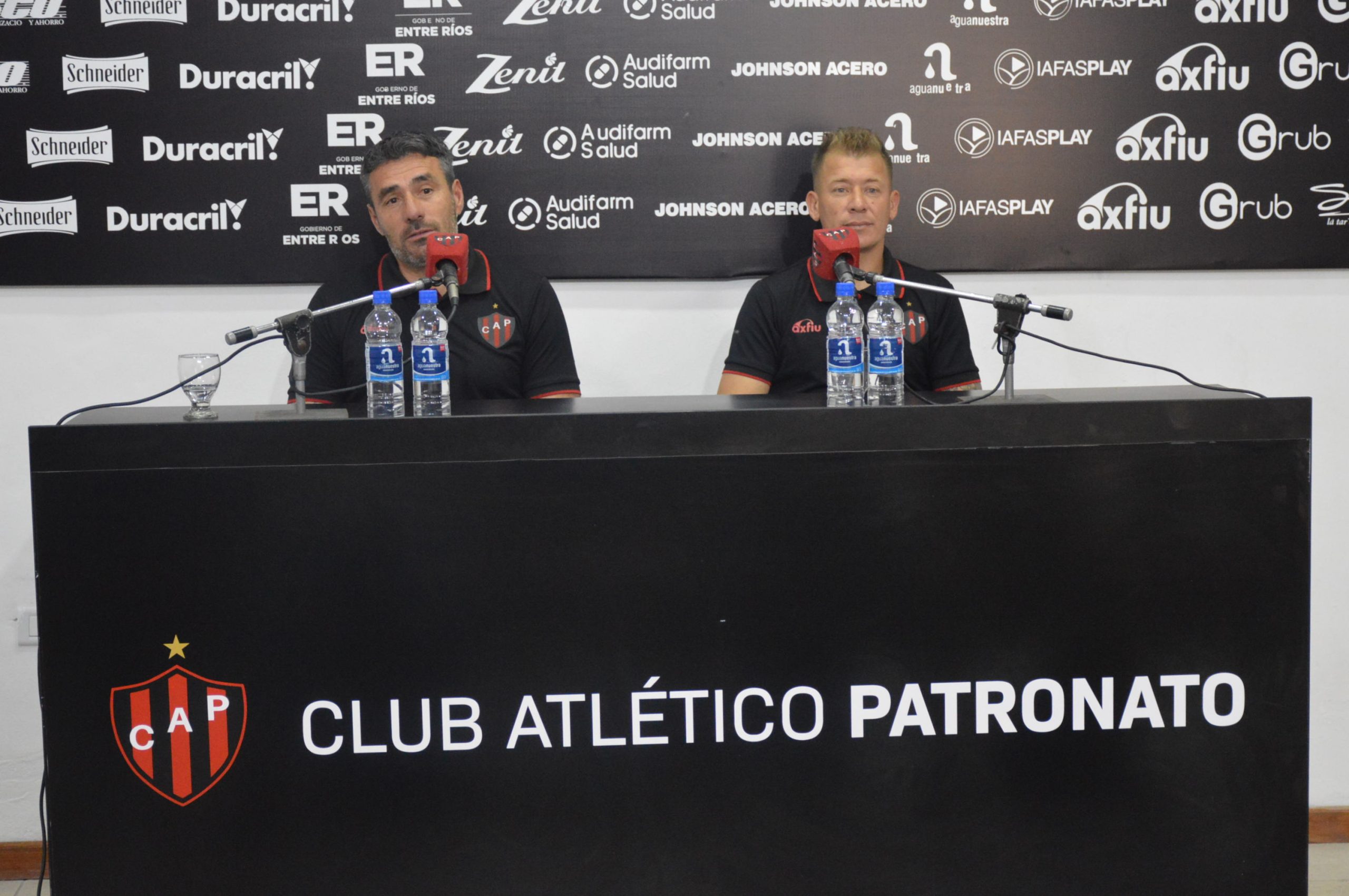 Diego Pozo y Arnaldo González en Conferencia de Prensa