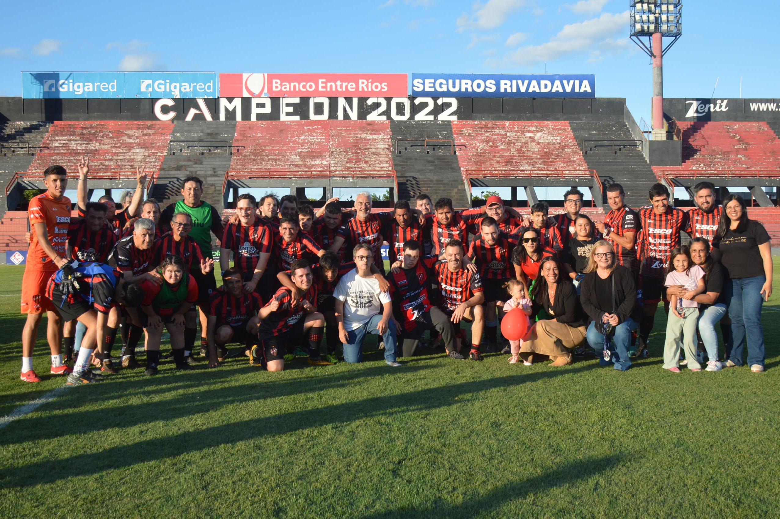 Una jornada de fútbol y convivencia en el estadio Grella